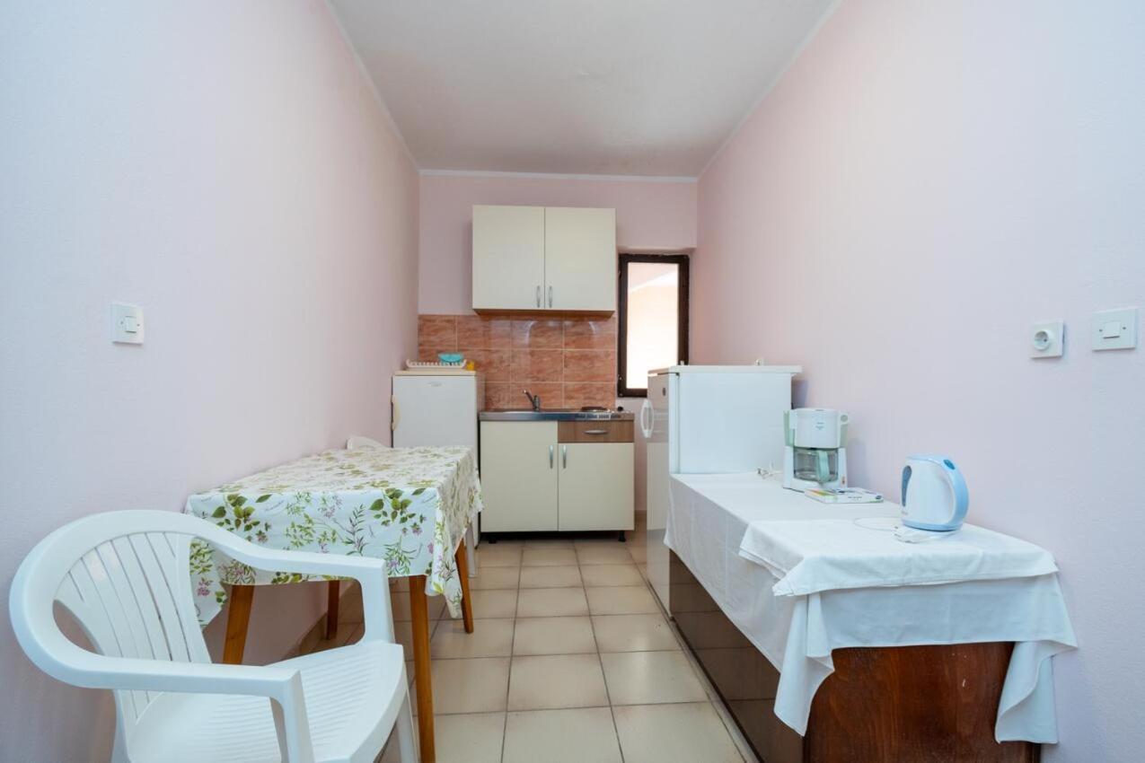 Triple Room Zubovici 16063a Esterno foto